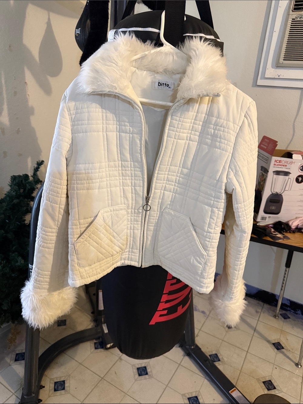 Dittos Off-White Quilted Puffer Jacket with Faux Fur Trim